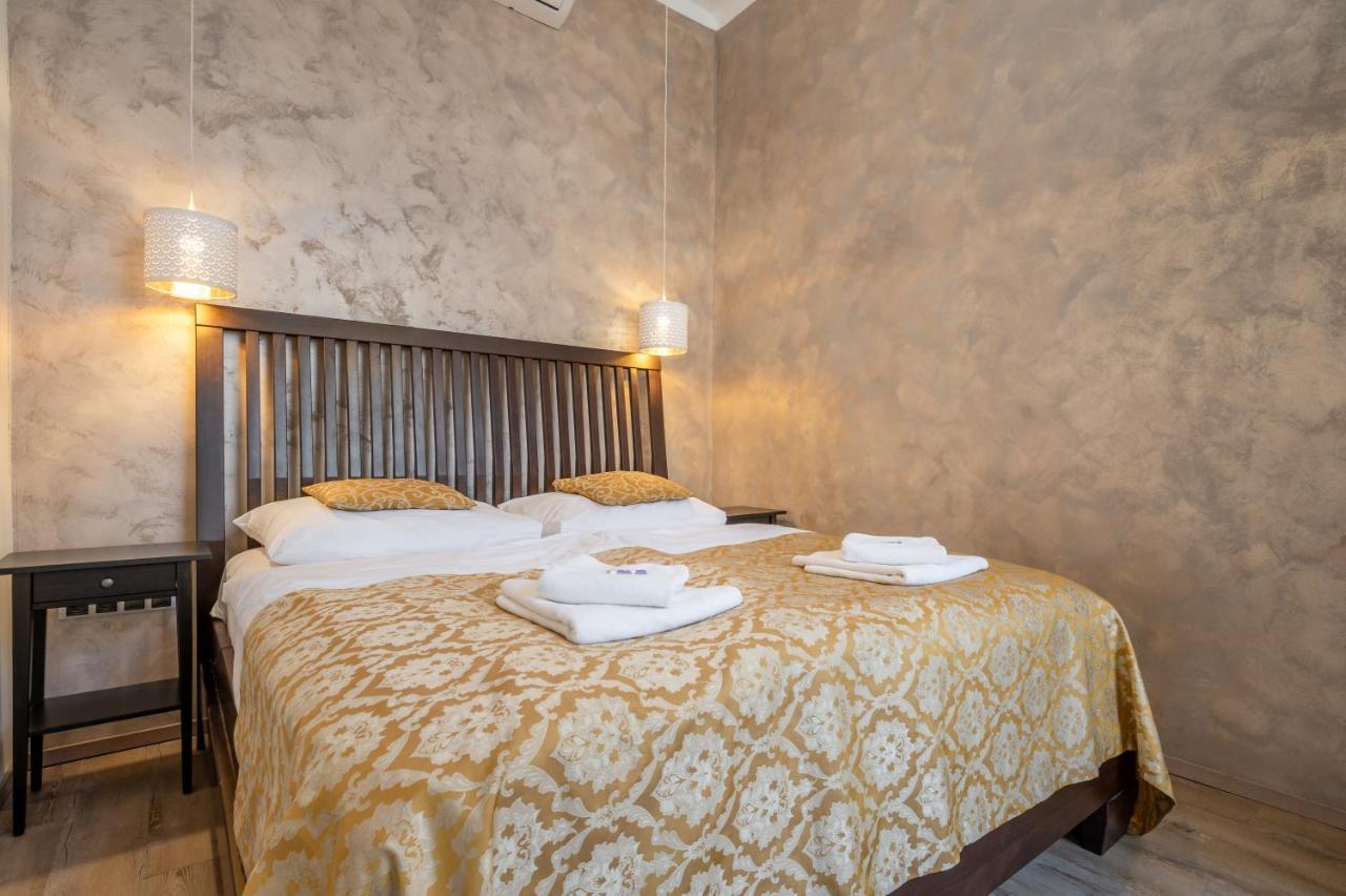 Premium Wenceslas Square Apartments ปราก ภายนอก รูปภาพ